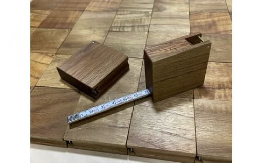 木製メジャー「ニブ＝メジャー」【おしゃれ&nbsp;おすすめ&nbsp;オリジナル&nbsp;日曜大工&nbsp;2m&nbsp;木製メジャー&nbsp;メイドインジャパン&nbsp;伝統産業&nbsp;木工&nbsp;50mm*50mm*15mm　木製&nbsp;神奈川県&nbsp;小田原市&nbsp;】
