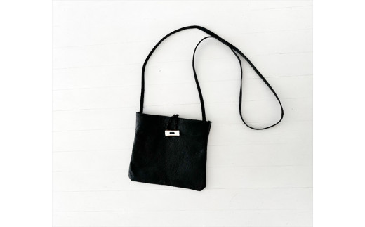 鹿の角ボタンのサコッシュ(ブラック)【&nbsp;神奈川県&nbsp;小田原市&nbsp;】