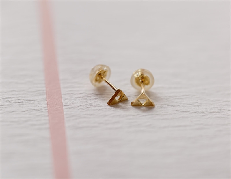 小田原北條　三つ鱗ピアス（スタッド小ペア）【&nbsp;ジュエリー&nbsp;アクセサリー&nbsp;神奈川県&nbsp;小田原市&nbsp;】