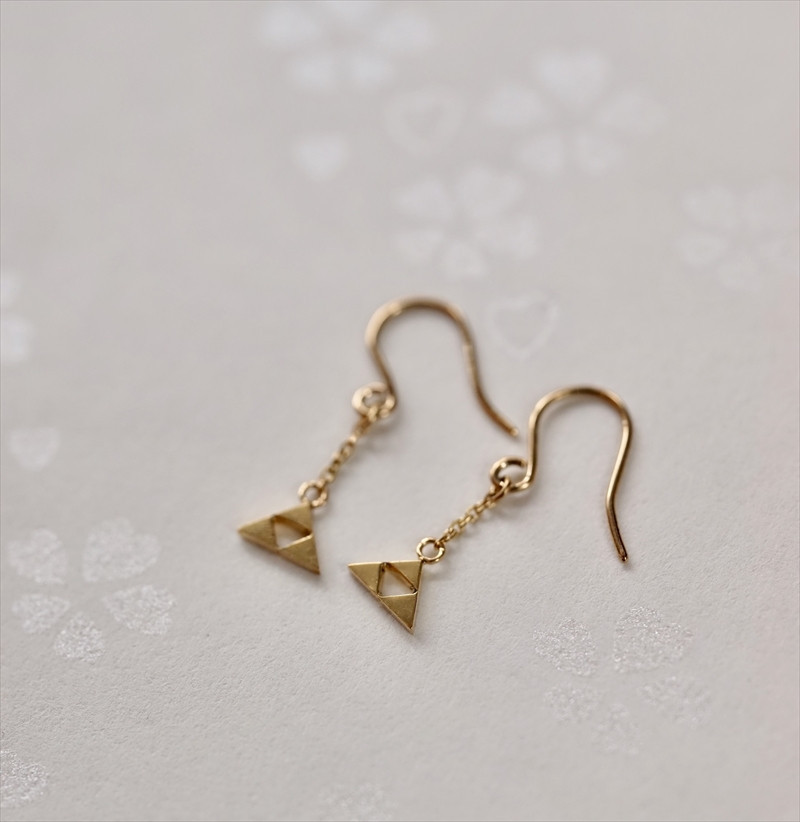 小田原北條　三つ鱗ピアス（フック小ペア）【&nbsp;ジュエリー&nbsp;アクセサリー&nbsp;神奈川県&nbsp;小田原市&nbsp;】