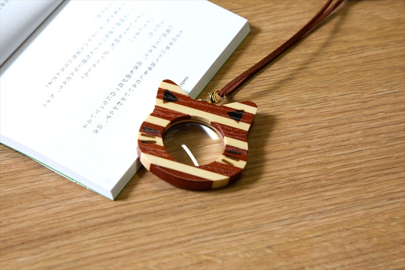 【箱根寄木細工　ペンダントルーペ　ねこ】手軽で可愛い便利なネックレス【 ルーペ 神奈川県 小田原市 】