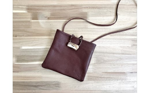 鹿の角ボタンのウォーカーズサコッシュ(ブラウン)【&nbsp;神奈川県&nbsp;小田原市&nbsp;】