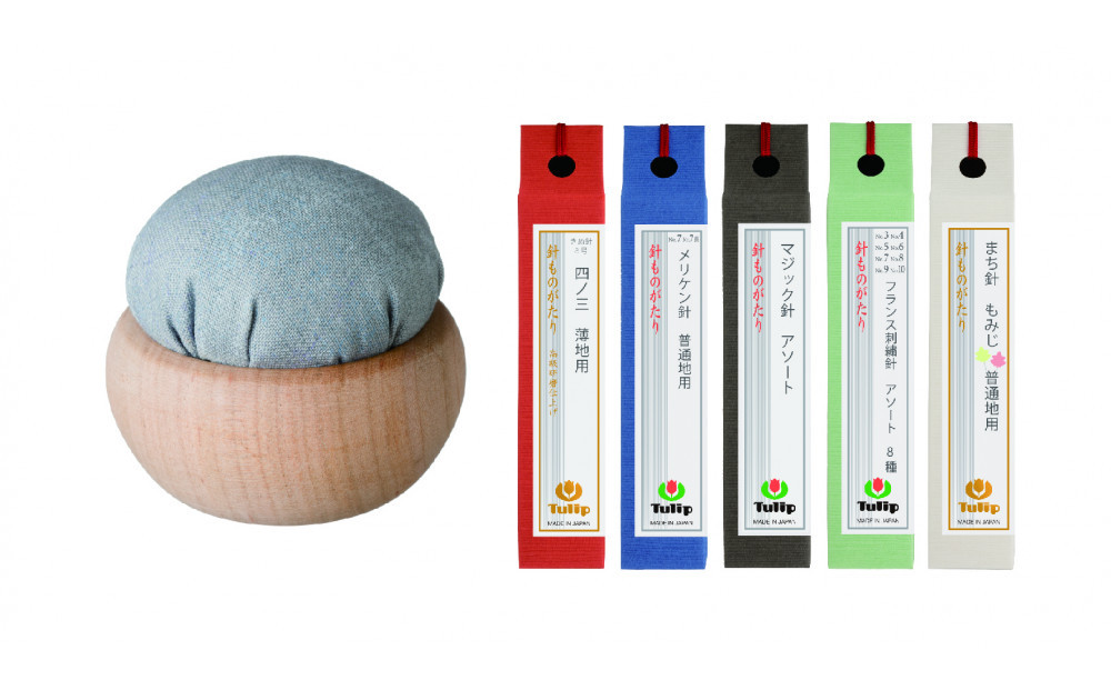 針、針やまセット「針ものがたり&nbsp;5種・針やま　薄墨色(霜月)」&nbsp;広島&nbsp;針&nbsp;裁縫&nbsp;&nbsp;手芸&nbsp;人気&nbsp;&nbsp;きぬ針&nbsp;メリケン針&nbsp;マジック針&nbsp;フランス刺繍針&nbsp;まち針&nbsp;らくらく糸通し&nbsp;もみじ&nbsp;おすすめ&nbsp;ギフト&nbsp;プレゼント&nbsp;11月