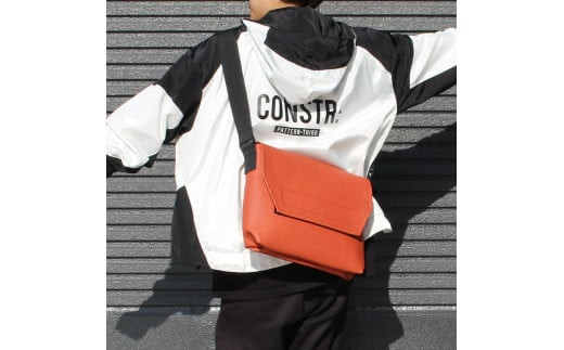 ＼年内発送／メッセンジャーバッグ C / ブラウン M003C