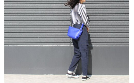 ＼年内発送／ポシェット /ブルー M023