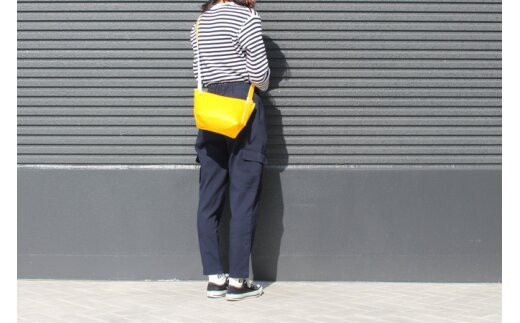 ＼年内発送／ポシェット /イエロー M023