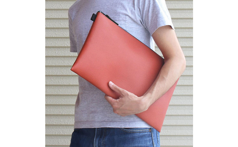 ＼年内発送／マルチケースL / ブラウン M027L