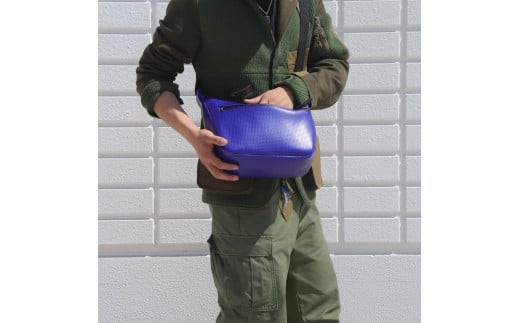 ＼年内発送／ジップショルダー/ ブルー M115
