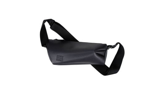 ＼年内発送／ボディーバッグ/ ブラック E094