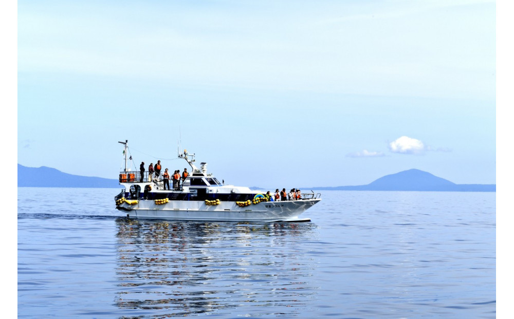 羅臼沖ホエールウォッチングクルーズ