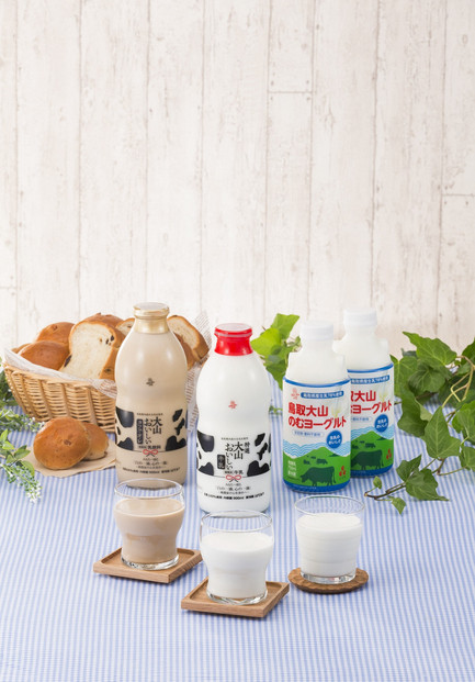 ギフトミルク（２本）＆のむヨーグルト（2本）とみるく畑（8個）【牛乳&nbsp;カフェオレ&nbsp;飲むヨーグルト&nbsp;アイスクリーム&nbsp;シャーベット&nbsp;いちご&nbsp;イチゴ&nbsp;苺&nbsp;ブルーベリー&nbsp;クリームチーズ&nbsp;梨&nbsp;新甘泉&nbsp;人気&nbsp;おすすめ&nbsp;鳥取県&nbsp;琴浦町&nbsp;送料無料】