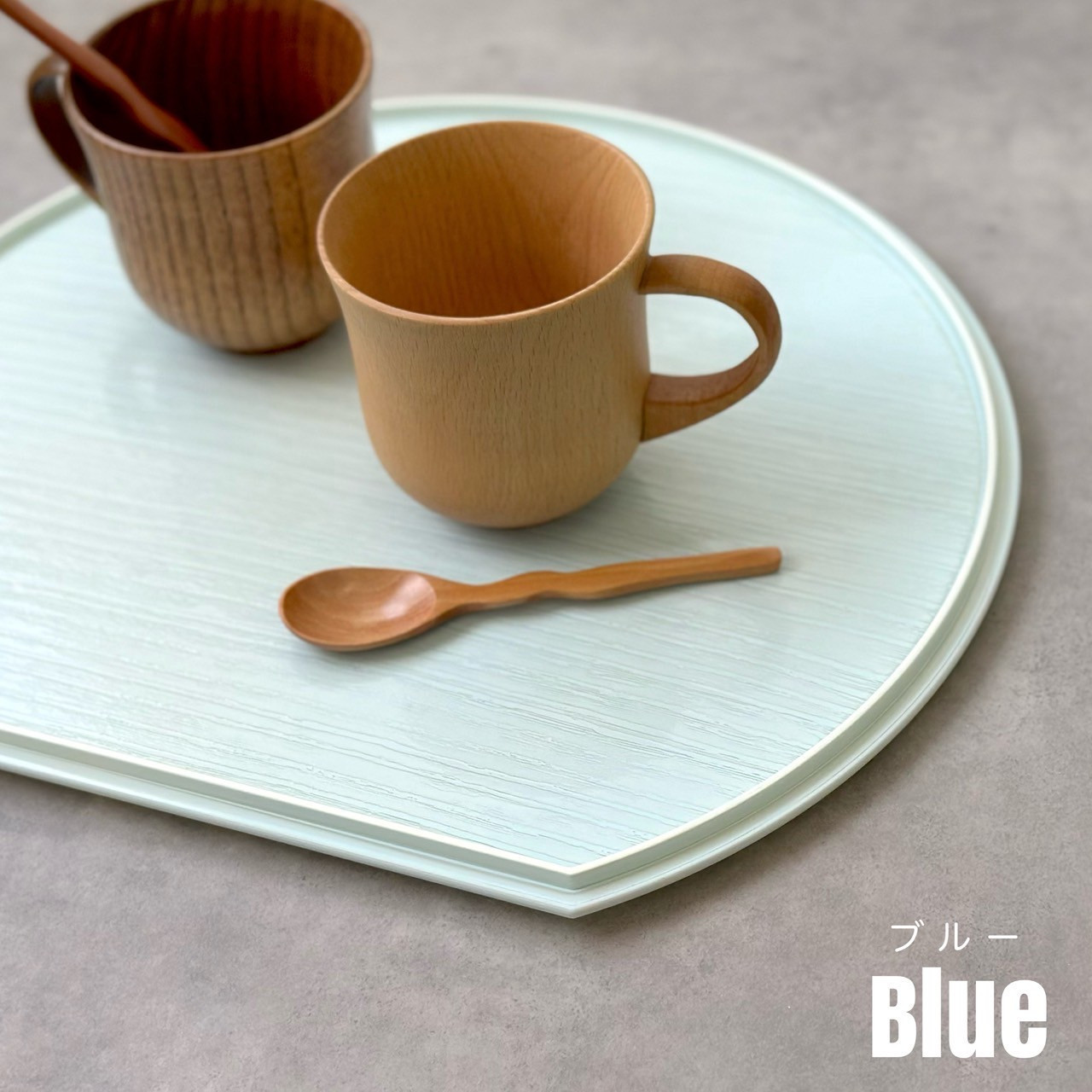 紀州漆器&nbsp;半月盆&nbsp;お盆&nbsp;パステルカラー&nbsp;約36cm&nbsp;ブルー