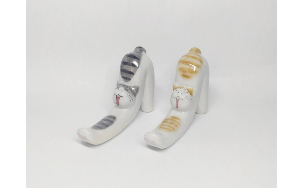 ペア箸置&nbsp;のび猫&nbsp;茶トラ・サバトラ&nbsp;九谷焼&nbsp;雑貨&nbsp;日用品&nbsp;食器&nbsp;箸&nbsp;ペア&nbsp;箸置&nbsp;猫&nbsp;茶トラ&nbsp;サバトラ&nbsp;九谷焼&nbsp;銘品&nbsp;キッチン用品&nbsp;インテリア&nbsp;伝統工芸&nbsp;和食器&nbsp;デザイン&nbsp;コレクション&nbsp;置物&nbsp;石川&nbsp;金沢&nbsp;北陸&nbsp;復興支援&nbsp;復興応援
