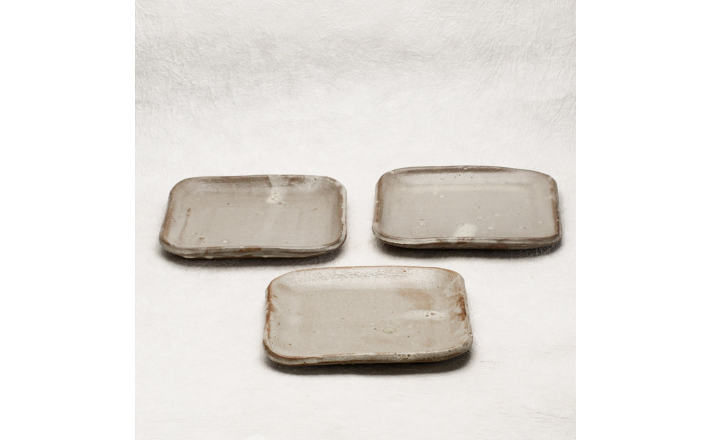 角小皿3枚セット&nbsp;｜&nbsp;日用品&nbsp;食器&nbsp;陶器&nbsp;キッチン&nbsp;皿&nbsp;焼物&nbsp;人気&nbsp;おすすめ