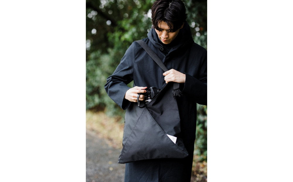 【利き手を選ばないショルダートート】　Niji　Super&nbsp;water&nbsp;repellent｜人気バッグ&nbsp;おすすめトート［&nbsp;ショルダートート&nbsp;Niji&nbsp;Super&nbsp;water&nbsp;repellent&nbsp;撥水加工&nbsp;軽量&nbsp;バッグ&nbsp;トート&nbsp;人気&nbsp;おすすめ&nbsp;ギフト&nbsp;プレゼント&nbsp;お取り寄せ&nbsp;通販&nbsp;送料無料&nbsp;ふるさと納税&nbsp;］