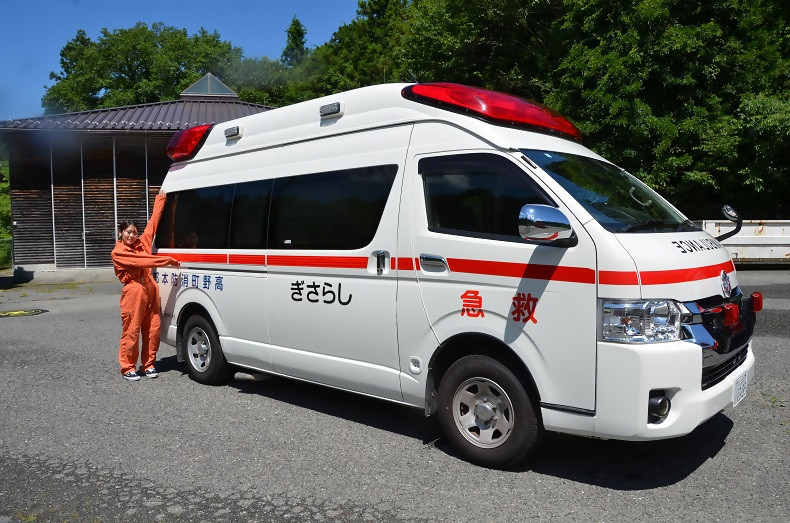 救急車にお名前やニックネーム等を記載