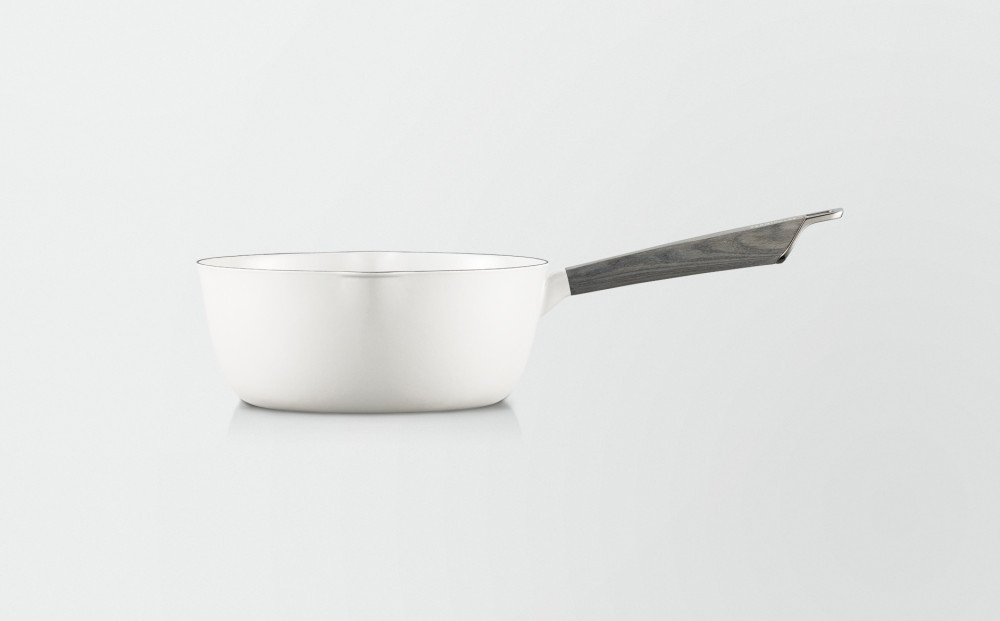 VERMICULAR&nbsp;YUKIHIRA&nbsp;18cm&nbsp;＆ドロップリッド＆専用ステンレスリッド（シーソルトホワイト）&nbsp;|&nbsp;鍋&nbsp;なべ&nbsp;雪平鍋&nbsp;調理器具&nbsp;キッチン用品&nbsp;VERMICULAR&nbsp;鋳物ホーロー鍋&nbsp;片手鍋&nbsp;日本製&nbsp;ガス火&nbsp;ガス&nbsp;IH&nbsp;IH対応&nbsp;和食&nbsp;煮込み&nbsp;みそ汁&nbsp;高級&nbsp;おしゃれ&nbsp;ギフト&nbsp;プレゼント&nbsp;人気&nbsp;おすすめ&nbsp;送料無料