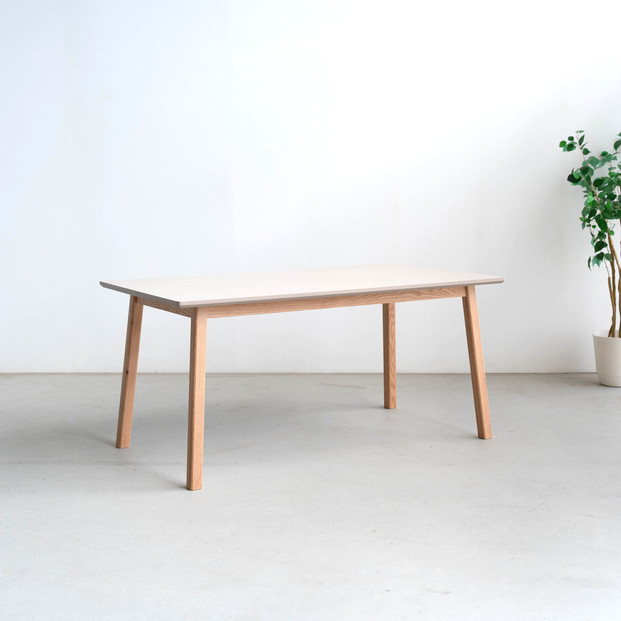 トープ&nbsp;ダイニングテーブル&nbsp;150×80&nbsp;GENE&nbsp;オーク無垢&nbsp;傷に強い&nbsp;オフトープ&nbsp;辻製作所&nbsp;大川市