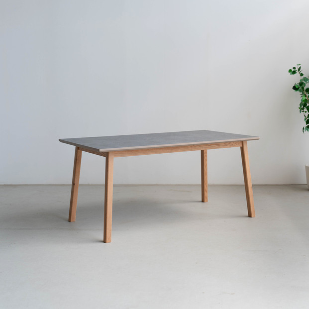 ストーン&nbsp;ダイニングテーブル&nbsp;150×80&nbsp;GENE&nbsp;オーク無垢&nbsp;傷に強い&nbsp;オフトープ&nbsp;辻製作所&nbsp;大川市