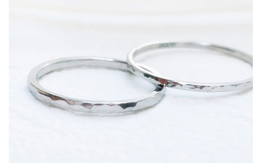 【プラチナ&nbsp;ペアリング】丸つち目&nbsp;細＆厚リング（ハンドメイド）-&nbsp;ギフト包装付き&nbsp;-