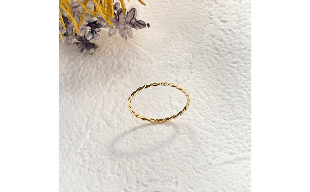 K18&nbsp;ねじねじリング（ハンドメイド）【サイズ：5号】