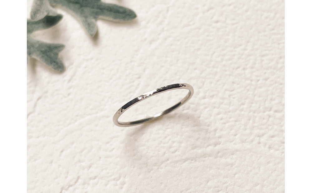 プラチナ&nbsp;丸つち目&nbsp;細リング（ハンドメイド）【サイズ：9号】