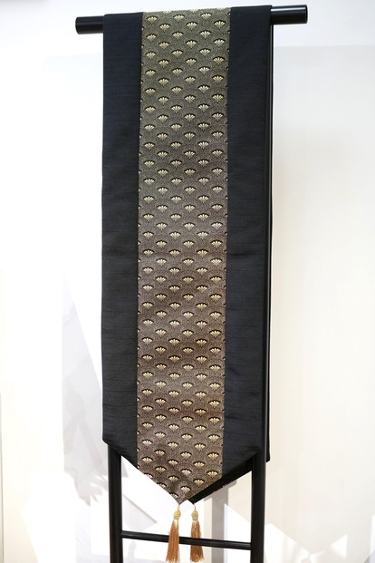 博多織テーブルランナー 華扇　桐箱入り