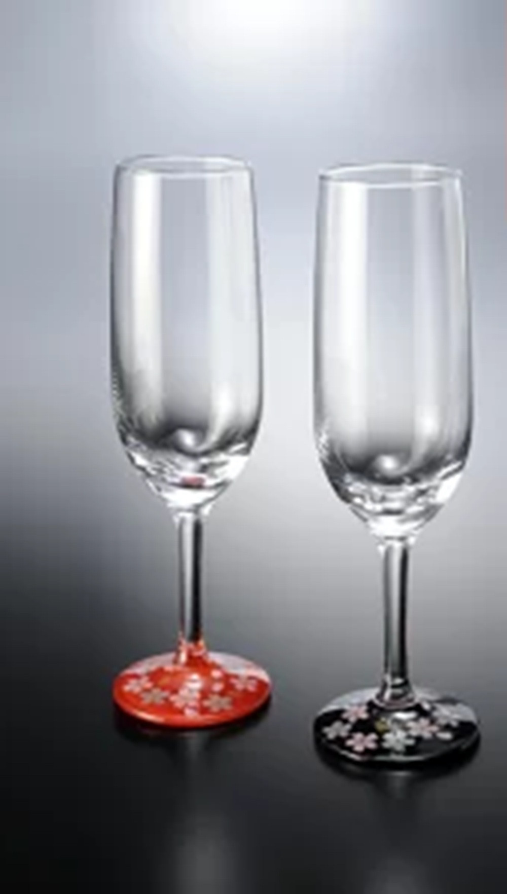 みよし漆器本舗&nbsp;シャンパングラス&nbsp;ペア&nbsp;紀州塗り&nbsp;ぬりもん&nbsp;de&nbsp;Verre&nbsp;蒔絵&nbsp;桜&nbsp;赤&nbsp;黒&nbsp;185ml