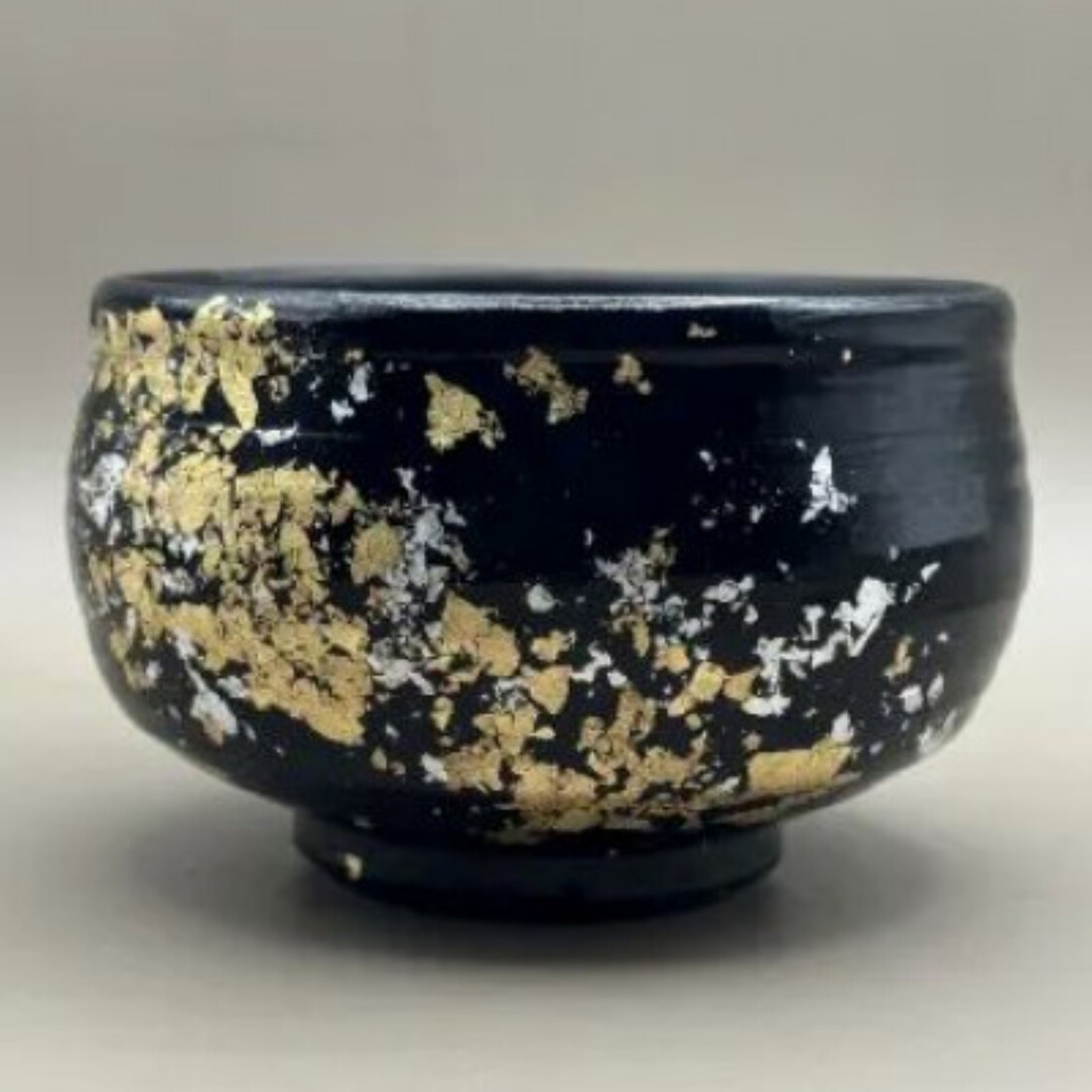 抹茶碗 漆黒（金箔）［NF124］