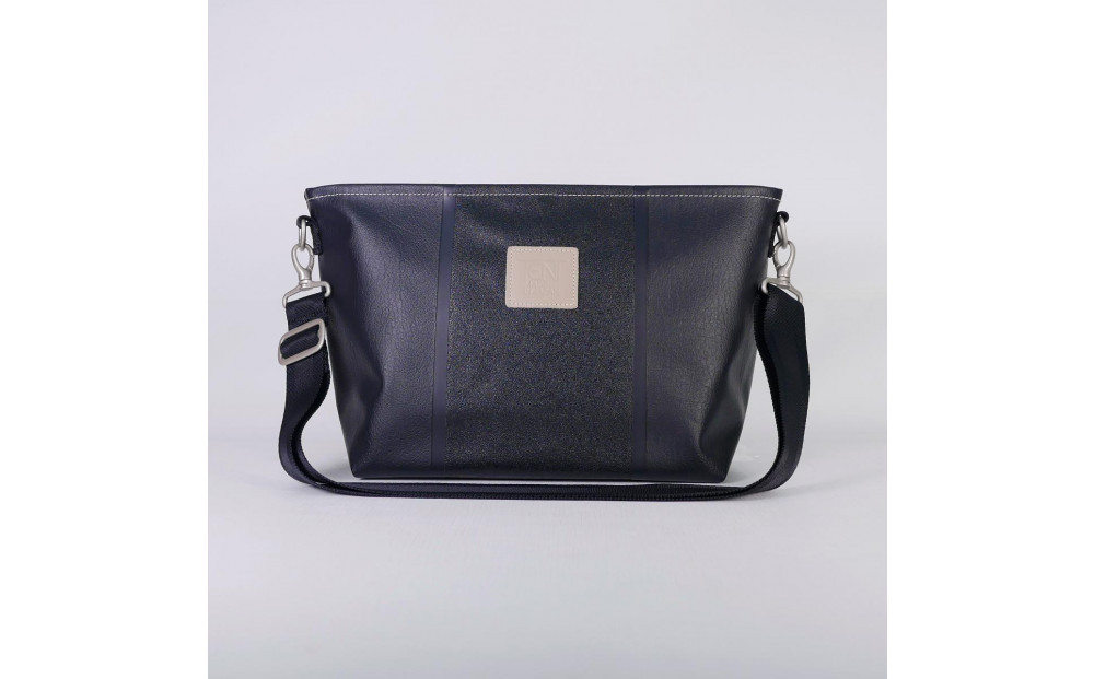 TENT&nbsp;BAG&nbsp;HENRY.01　防水ショルダーバッグ【ブラック】