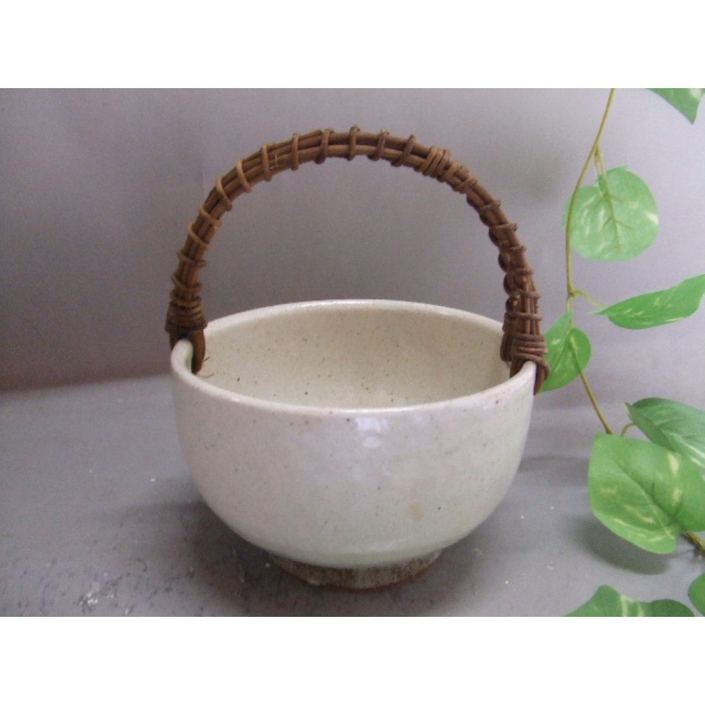 【信楽焼】つる付粉引無地花入れ・花瓶・　　花器 nha-044