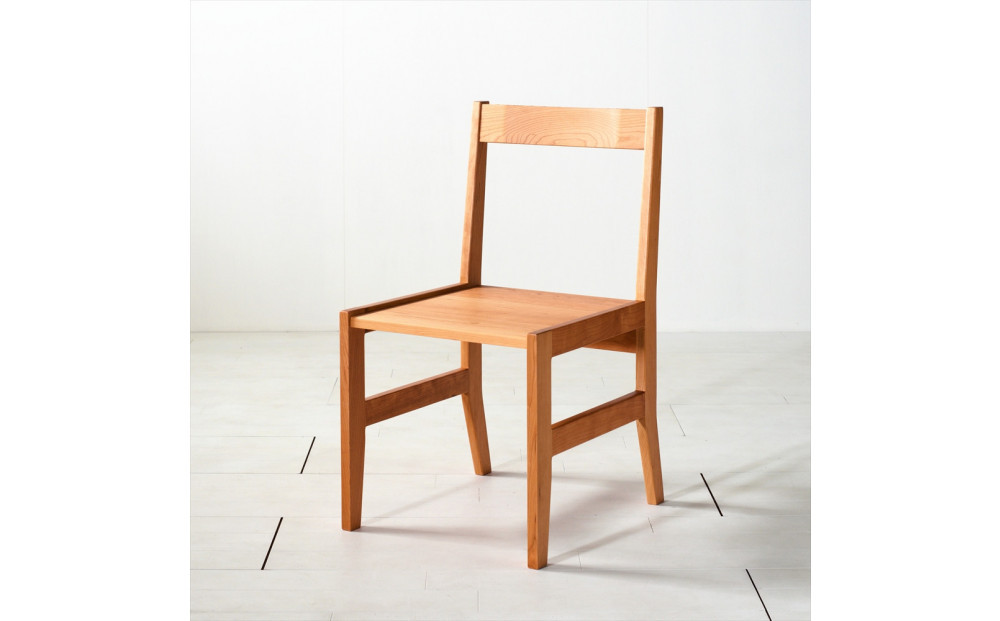 ダイニングチェア&nbsp;チェリー無垢材&nbsp;シンプルでスタンダードな飽きのこないデザイン