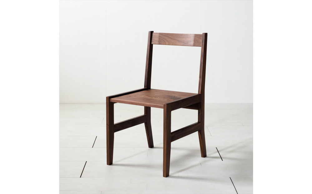 ダイニングチェア&nbsp;ウォールナット無垢材&nbsp;シンプルでスタンダードな飽きのこないデザイン