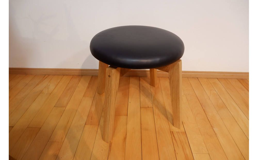 回転スツール（脚部材：ナチュラル/座面：本革ブラック）