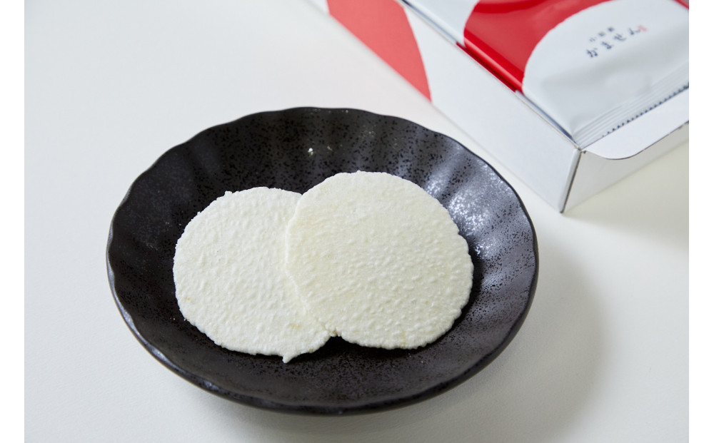 【かまぼこ×せんべい　小田原かません24枚入り】小田原のかまぼこの味をおせんべいに。嚙めば嚙むほどクセになる味わい。【 和菓子 神奈川県 小田原市 】