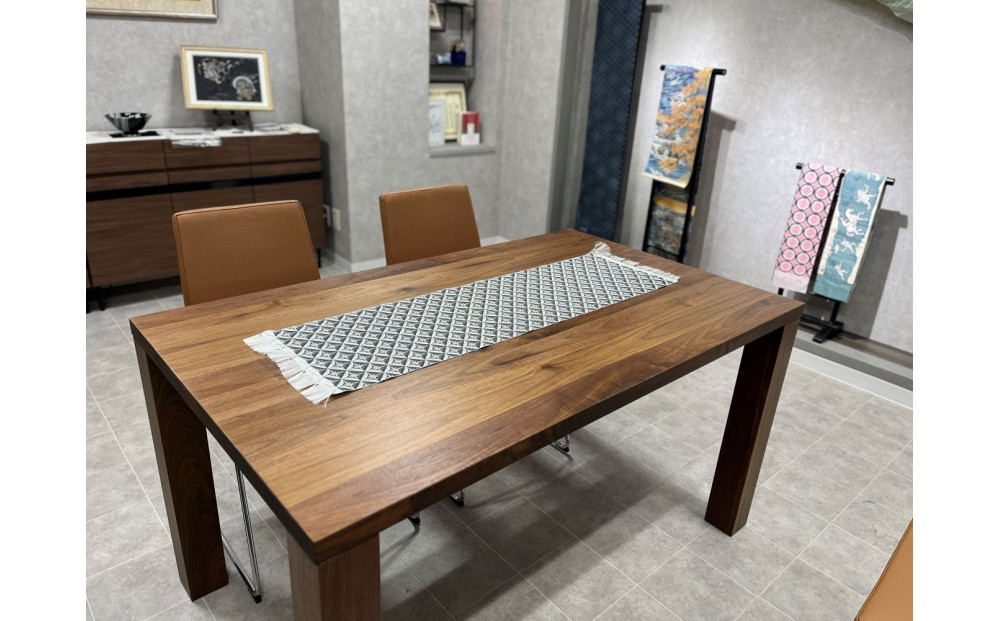 博多織テーブルランナー　切子柄（黒）200cm×31cm