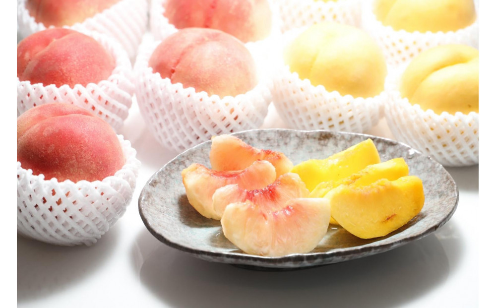 【2026年発送】どちらも食べたい！「白桃と黄桃の食べ比べセット　約２kg（4～10玉）」