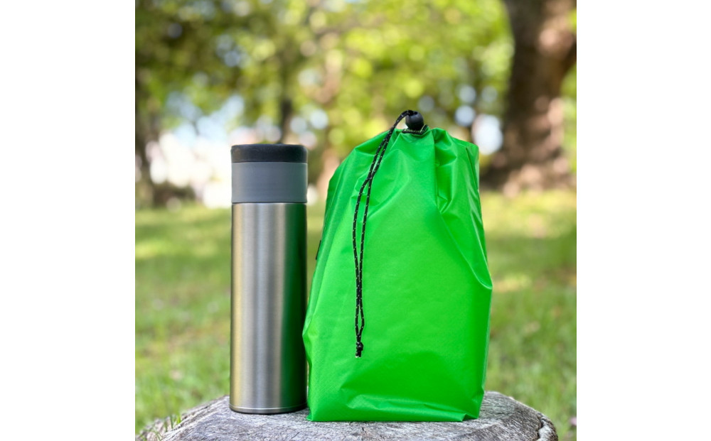 【M・3L・緑】　大きめナイロン巾着袋　スタッフバッグ　スタッフサック　バッグインバッグ　着替え袋