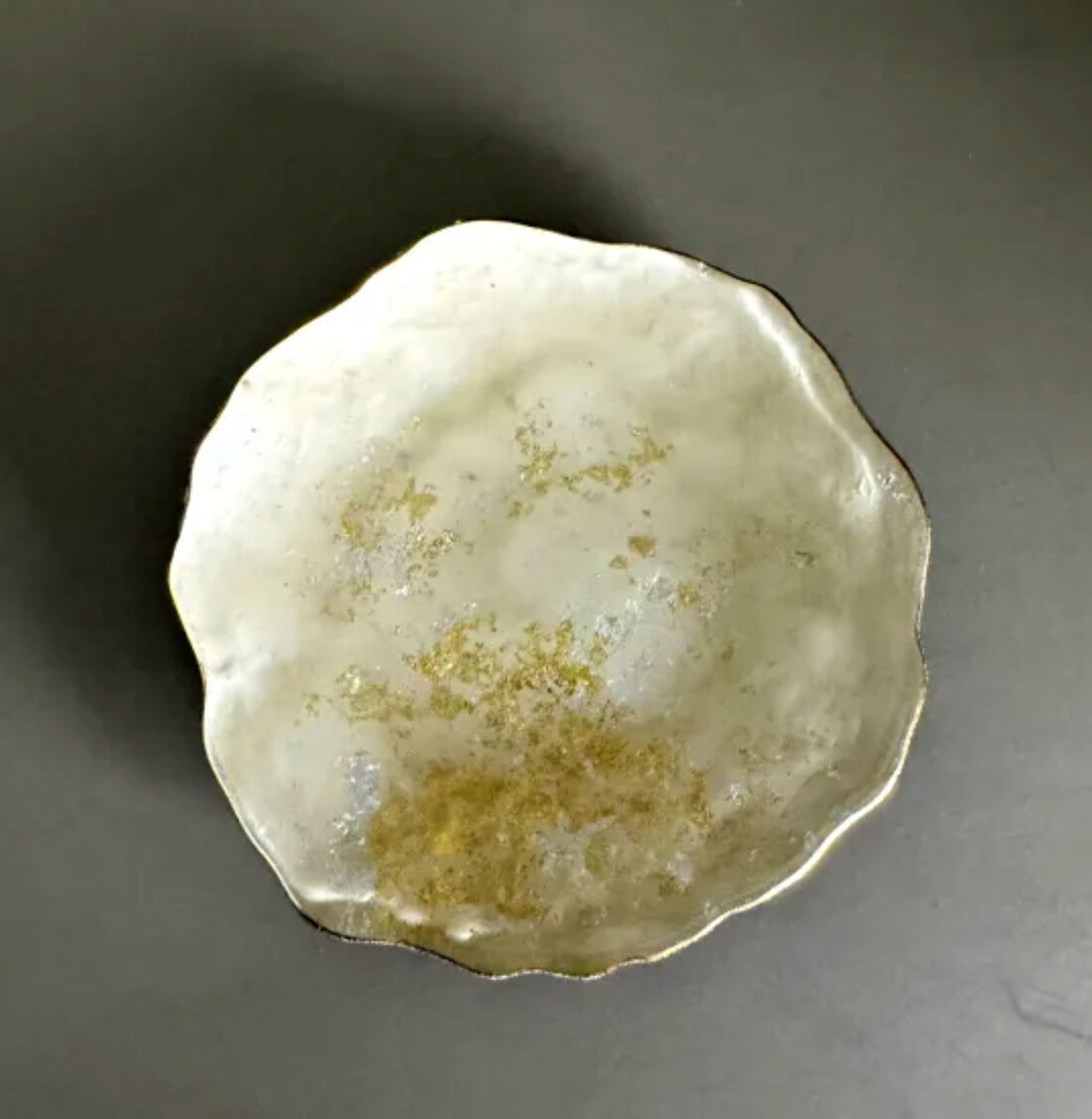 豆皿&nbsp;口金ロック&nbsp;古代金箔漆白&nbsp;［NF168］