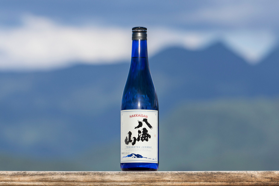 ドジャース公式日本酒 「特別純米酒 八海山」 ブルーボトル 720ml×1本 【お酒 さけ 純米酒 ギフト 人気 おすすめ 送料無料 ドジャース ロサンゼルス】