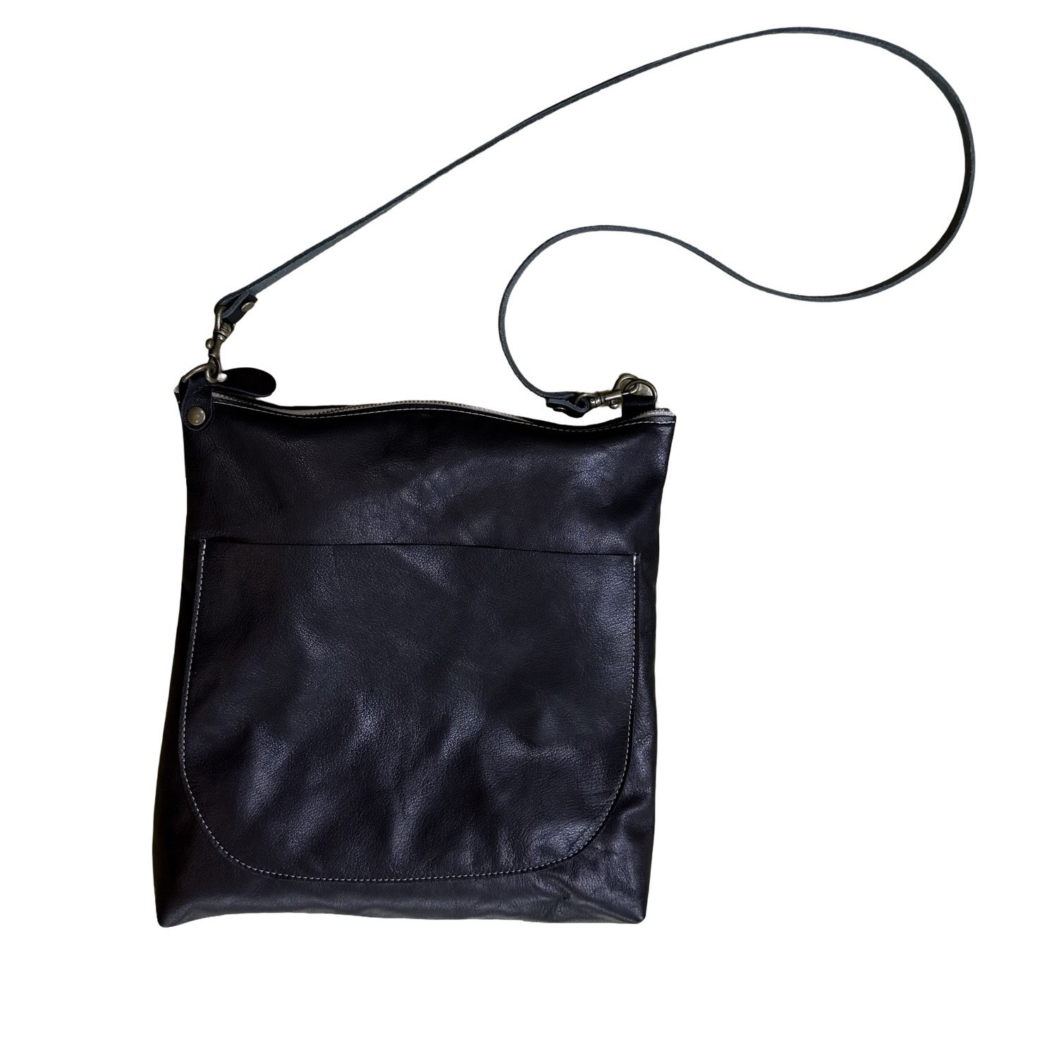 革・サコッシュ（ファスナー付き）［ブラック］