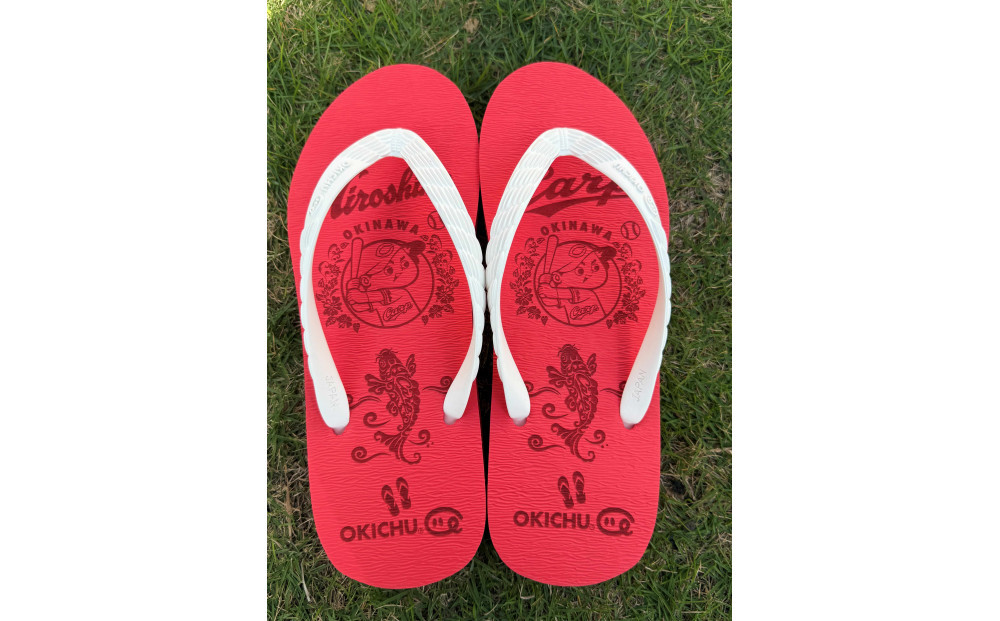 【24cm】プロ野球コラボ島ぞうり（広島カープ）&nbsp;|&nbsp;&nbsp;沖縄&nbsp;プロ野球&nbsp;広島カープ&nbsp;広島&nbsp;カープ&nbsp;島ぞうり&nbsp;旅行&nbsp;美浜&nbsp;トラベル&nbsp;キャンプ&nbsp;人気&nbsp;おすすめ&nbsp;北谷&nbsp;ちゃたん&nbsp;おすすめ