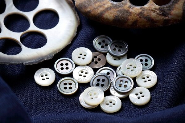 貝ボタン（オリジナルネーム入り）