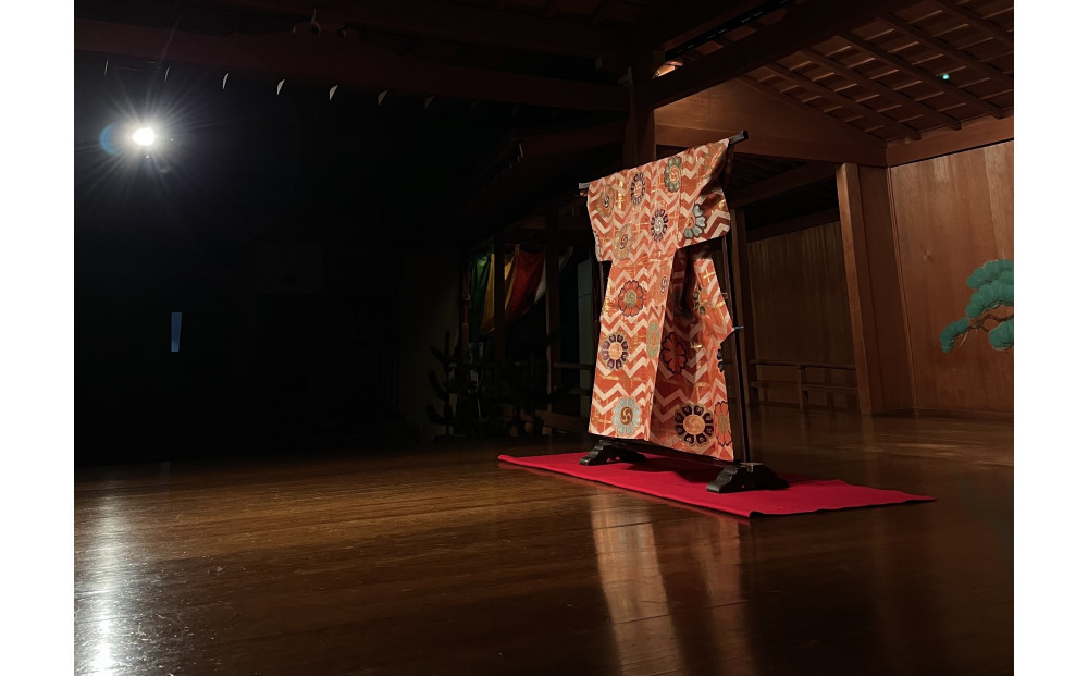 能装束着付け体験＋能舞台上でのプロカメラマンによる撮影