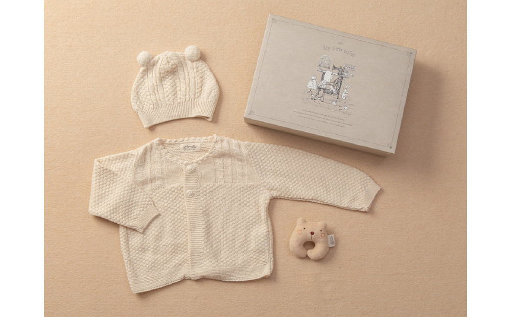 ニットカーディガン＆ぼうし＆プチラトル　ギフトボックス付き&nbsp;TAK131