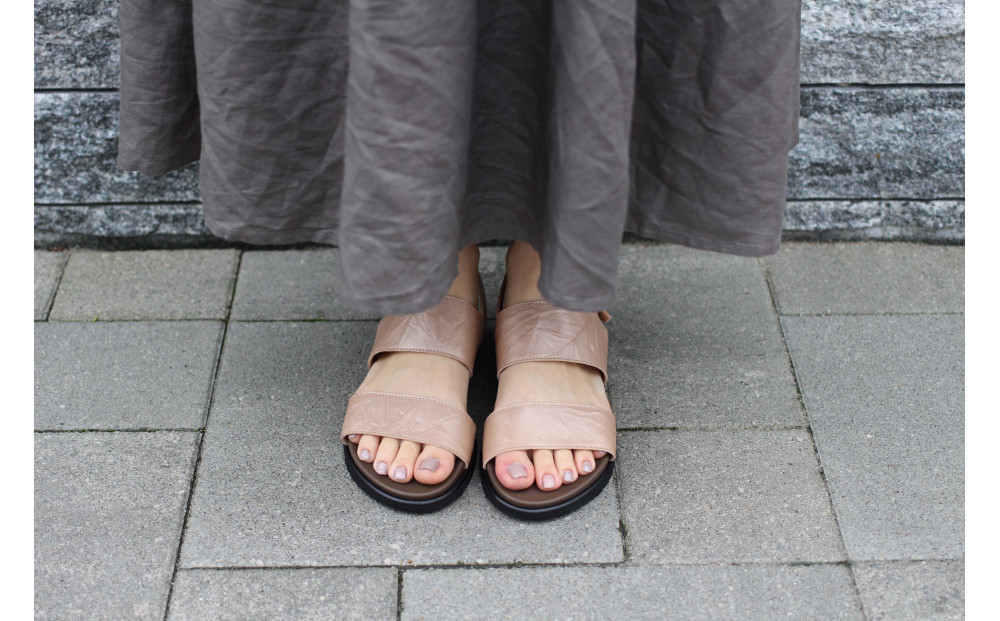 軽量2本ベルトサンダル&nbsp;【ピンクベージュメタリック&nbsp;/&nbsp;サイズSS（21.0～21.5センチ）】