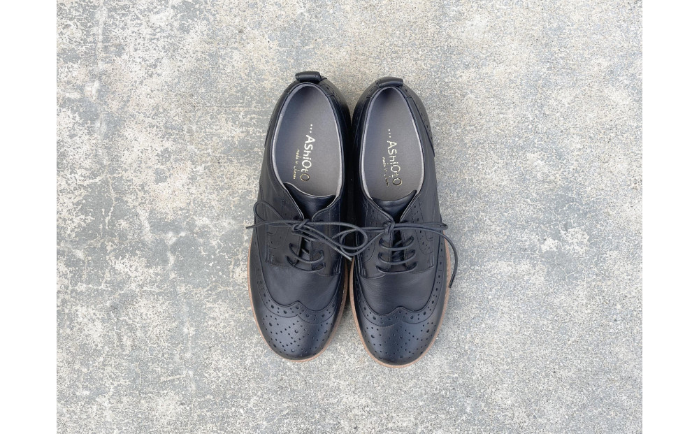 軽量メダリオンシューズ　【ブラック&nbsp;/&nbsp;サイズ　22.0センチ】