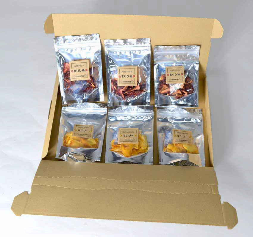 自然な味わい&nbsp;国産&nbsp;ドライフルーツ&nbsp;イチゴ&nbsp;・&nbsp;マンゴー&nbsp;各3袋&nbsp;セット&nbsp;ピヨにゃんファーム