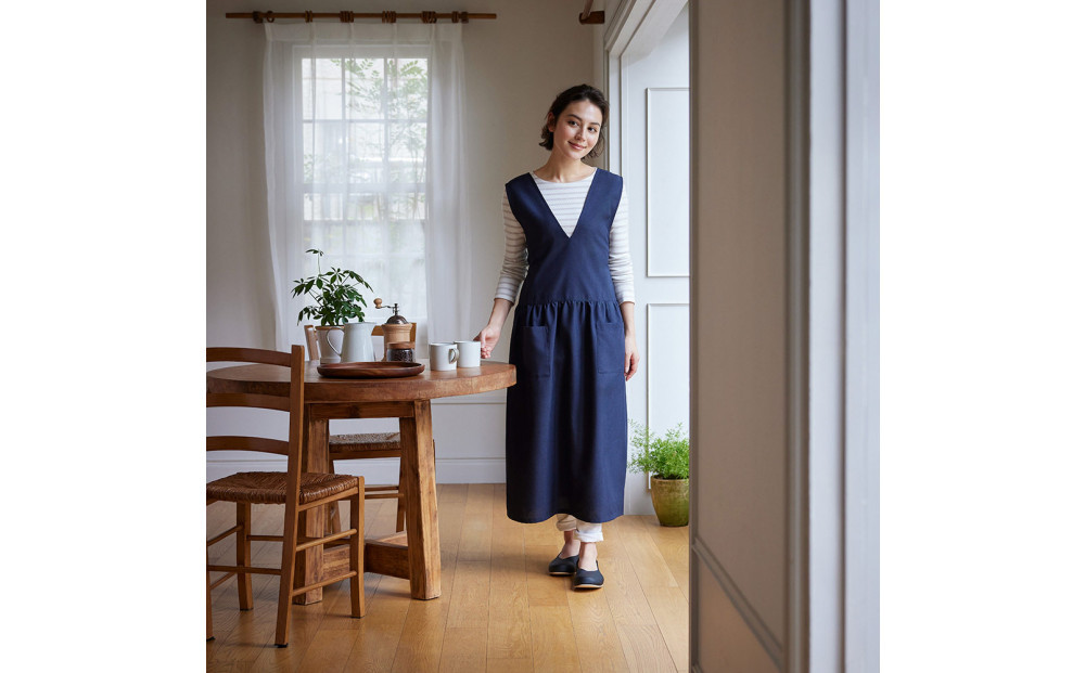瀧本真奈美さんコラボワンピースエプロン（ネイビー）_1388200006_01