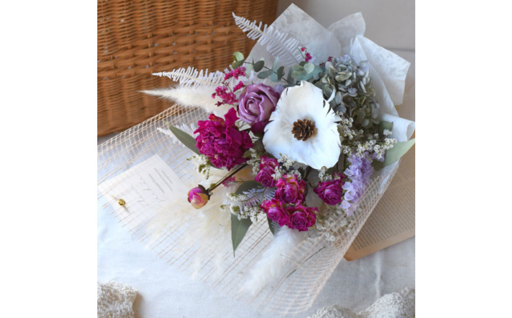 【母の日】プレミアムドライフラワー・ブーケ　ココラベンダー＜お届け日：2026年5/4～5/10&nbsp;当店おまかせ&nbsp;＞母の日カード付き【&nbsp;母の日&nbsp;ギフト&nbsp;アレンジ&nbsp;花&nbsp;贈り物&nbsp;大阪府&nbsp;門真市&nbsp;】